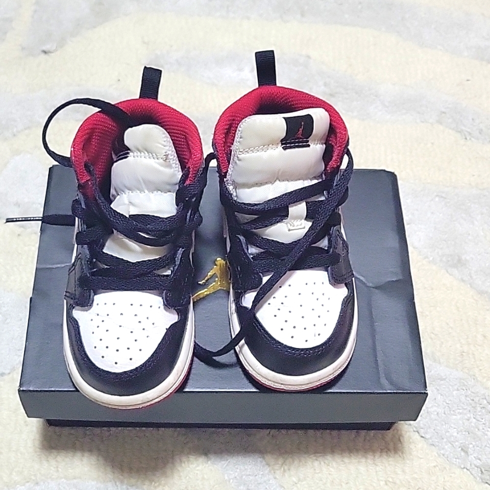 Jordan kids 7C sneakers
